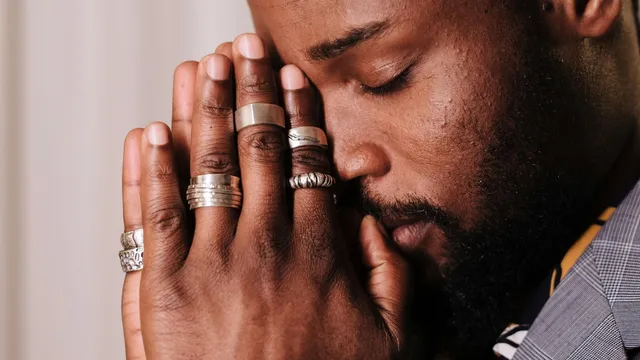 How to Build a Consistent Prayer Routine