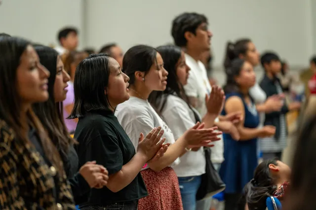 How Do Christians Balance Independence and Community?
